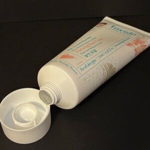 Lavido Nurturing Hand Cream Musk, Coconut & Shea Butter 2.36oz New & Sealed